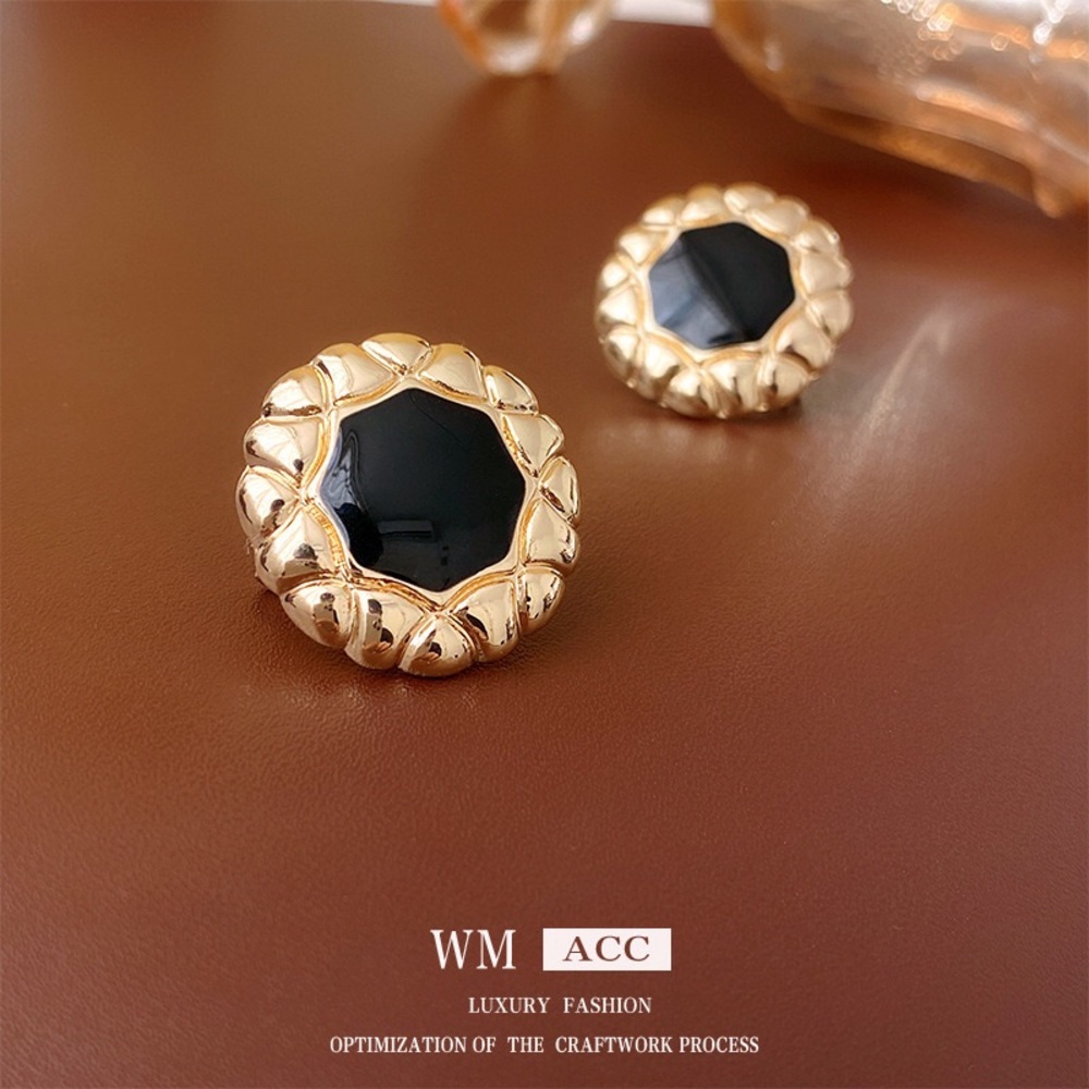 Second-hand earrings, earring accessories